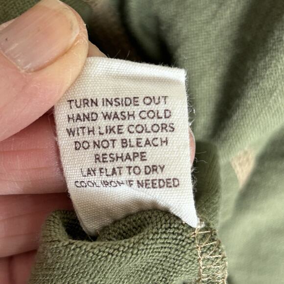 Blu Pepper Forest Green Women’s Sz L Top Henley contrast stitching - Picture 5 of 7